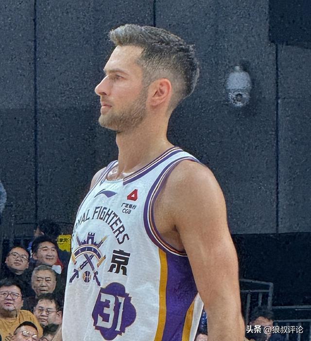 开云-接下来要签谁？北控男篮裁掉锋线外援基兹林克 新赛季场均仅4.3分